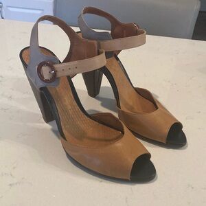 Chim Mihara two toned tan leather ankle strap Elegant Peep-Toe Heels size 8